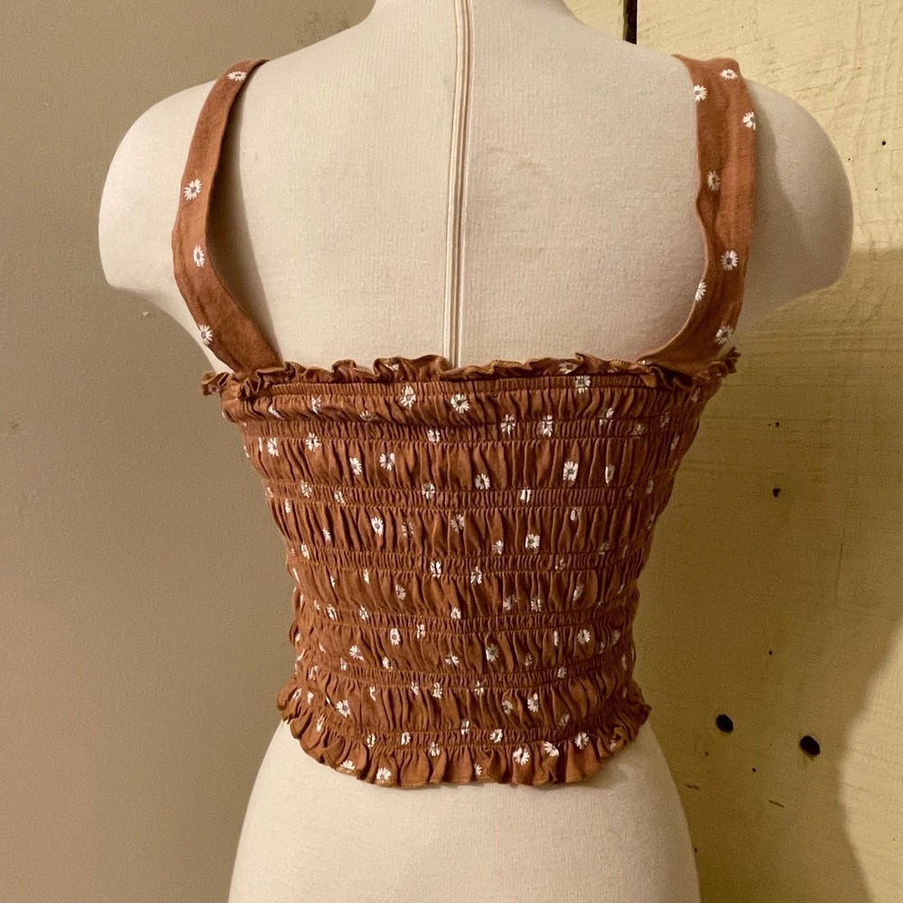 American Eagle Brown Daisy Floral Smocked Crop Top Small Sleeveless Ruffle Trim - Picture 2 of 7